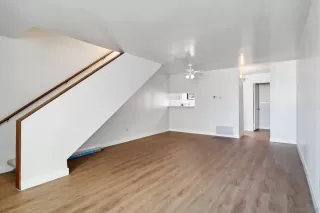 Photo #1: 240022921 Listing 