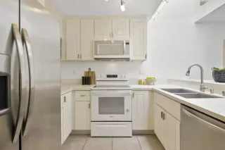 Photo #4: 240022933 Listing