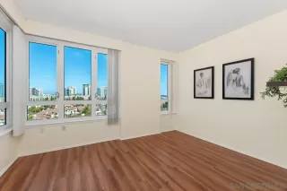 Photo #4: 240023010 Listing