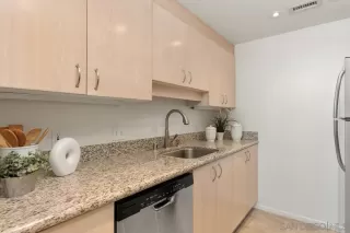 Photo #6: 240023010 Listing