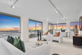 Photo #6: 240023020 Listing