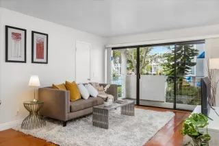 Photo #1: 240023095 Listing 