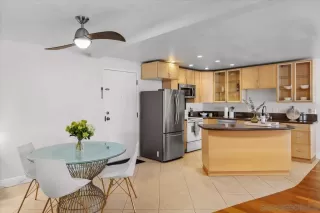 Photo #2: 240023095 Listing 