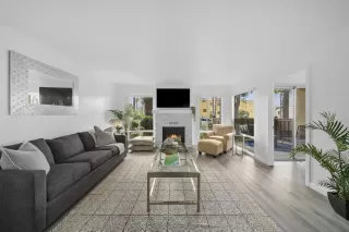 Photo #1: 240023121 Listing