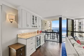 Photo #5: 240023145 Listing