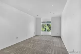 Photo #1: 240023157 Listing