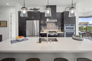 Photo #3: 240023228 Listing