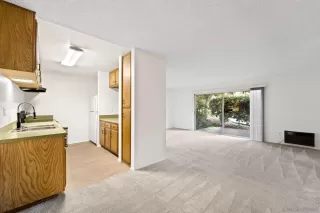 Photo #5: 240023318 Listing