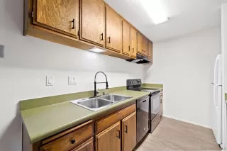 Photo #6: 240023318 Listing