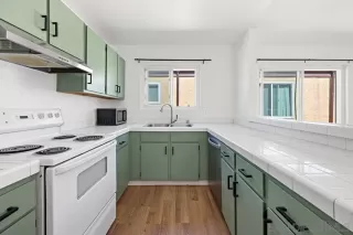 Photo #5: 240023343 Listing 