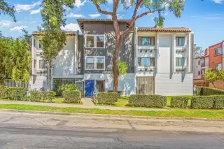 Photo #1: 240023355 Listing