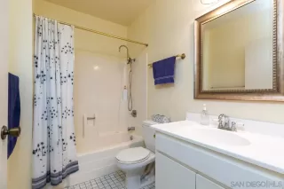 Photo #5: 240023359 Listing