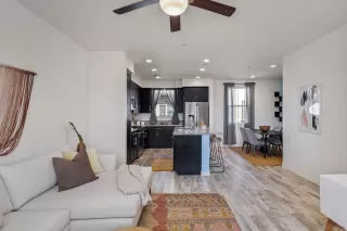 Photo #4: 240023361 Listing