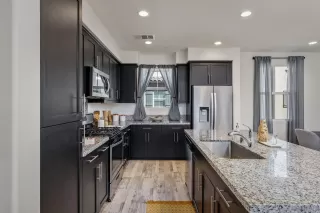 Photo #6: 240023361 Listing