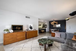 Photo #4: 240023368 Listing 