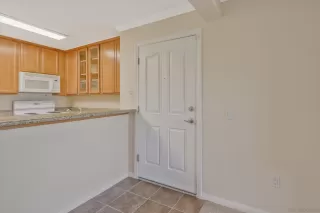 Photo #2: 240023372 Listing