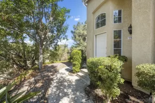 Photo #2: 240023376 Listing