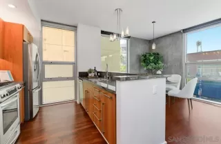 Photo #3: 240023457 Listing 