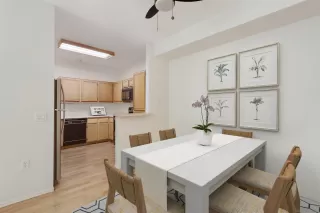 Photo #3: 240023503 Listing