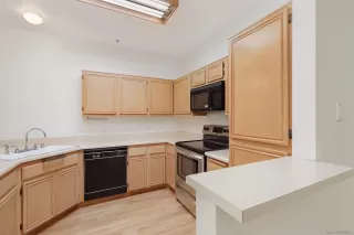 Photo #4: 240023503 Listing