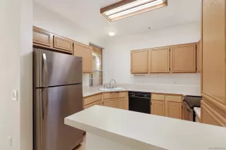 Photo #5: 240023503 Listing