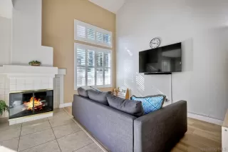 Photo #3: 240023537 Listing