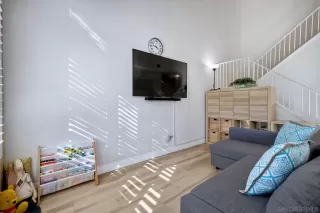 Photo #4: 240023537 Listing