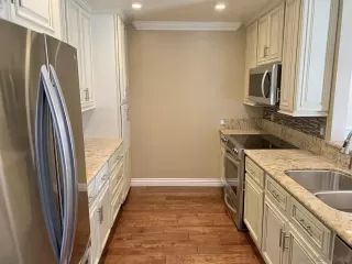 Photo #5: 240023539 Listing