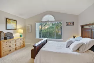 Photo #2: 240023580 Listing