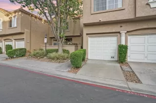 Photo #4: 240023580 Listing