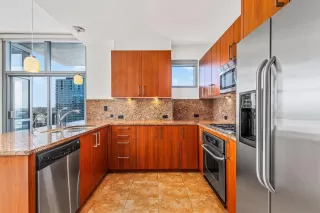 Photo #3: 240023604 Listing