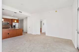 Photo #4: 240023604 Listing