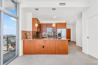 Photo #6: 240023604 Listing