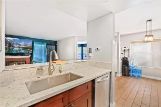 Photo #6: 240023629 Listing