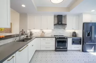 Photo #3: 240023637 Listing