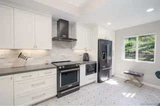 Photo #4: 240023637 Listing