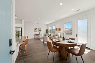 Photo #4: 240023640 Listing