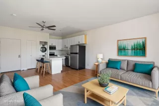 Photo #2: 240023642 Listing