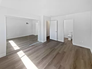 Photo #4: 240023648 Listing