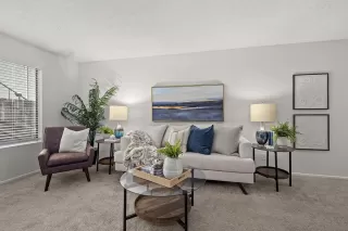 Photo #2: 240023768 Listing