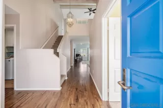 Photo #3: 240023769 Listing