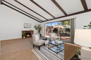 Photo #1: 240023810 Listing