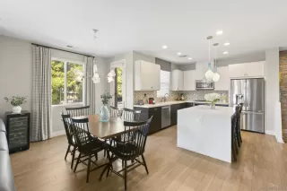 Photo #2: 240023824 Listing