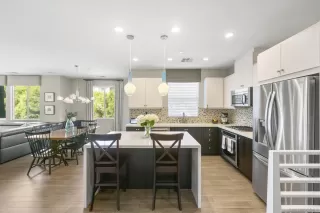 Photo #3: 240023824 Listing