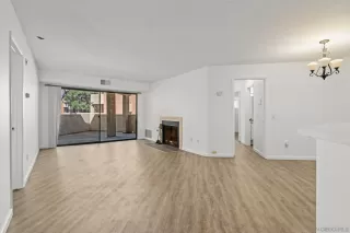 Photo #4: 240023834 Listing
