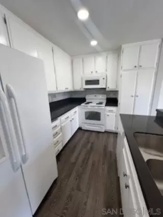 Photo #2: 240023838 Listing 