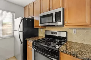 Photo #2: 240023850 Listing 