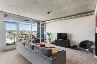 Photo #6: 240023887 Listing