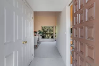 Photo #2: 240023889 Listing