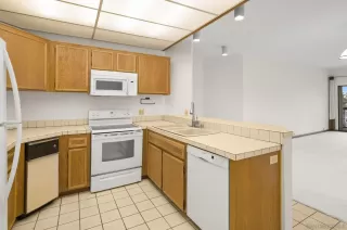 Photo #4: 240023913 Listing